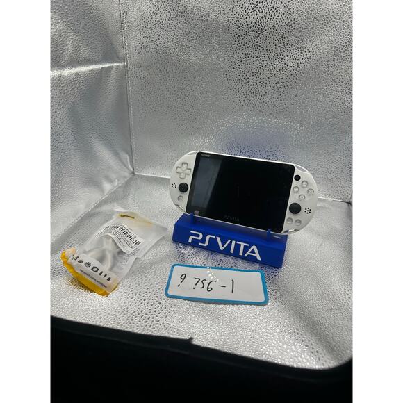 white ps vita 2000 w/charger & new screen - Picture 1 of 8